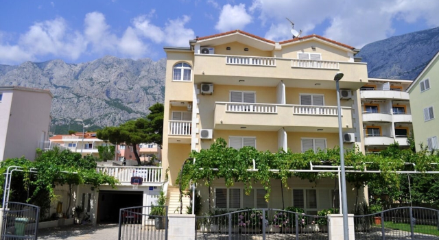 Apartments Ivi, Забронировать Апартаменты/квартира Апартаменты Макарска, рядом с Общественный Пляж Макарска, Апартаменты/квартира