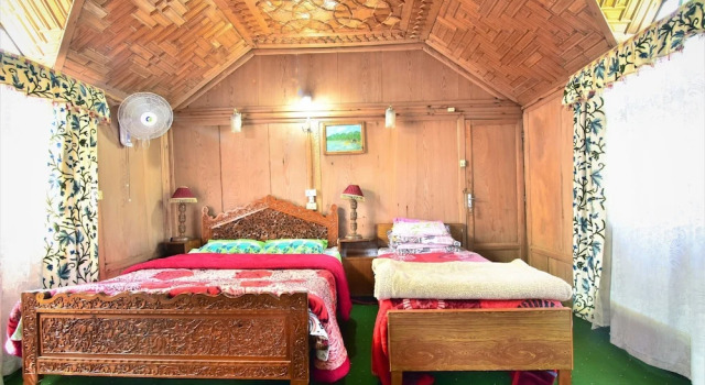 Люкс с видом на горы Houseboat Zaindari Palace