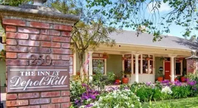 Номер Deluxe Inn at Depot Hill