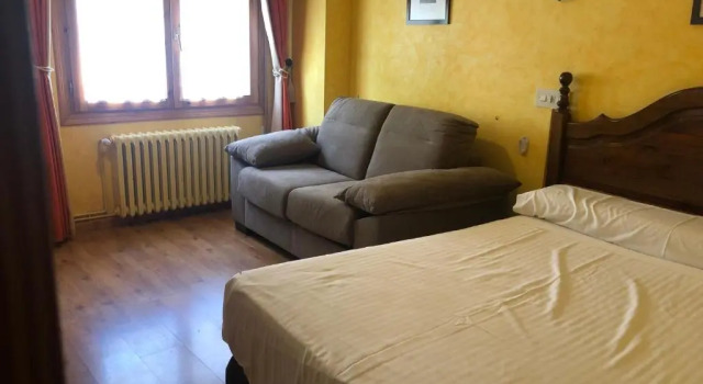 Семейный номер Standard HOSTAL RIO ARA BELLOSTA by Vivere Stays