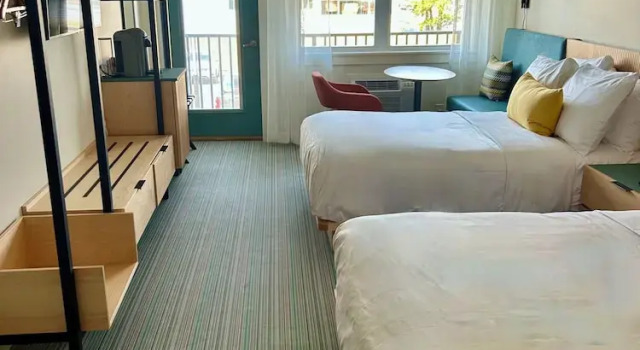Четырёхместный номер Standard Atlantic View Hotel