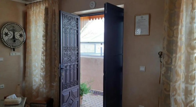 Camera Economy Riad Miral