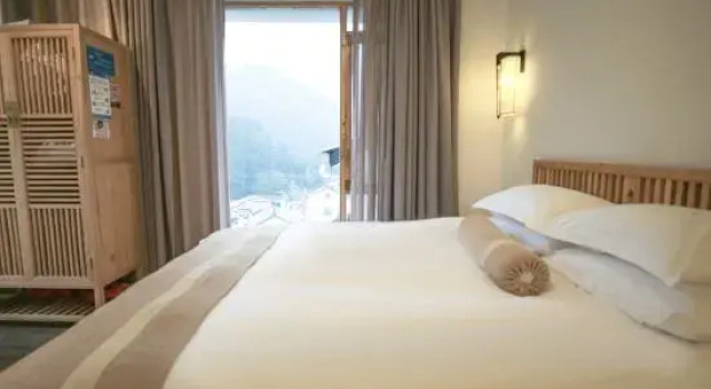 Семейный люкс с 3 комнатами Hangzhou Beno Hostel