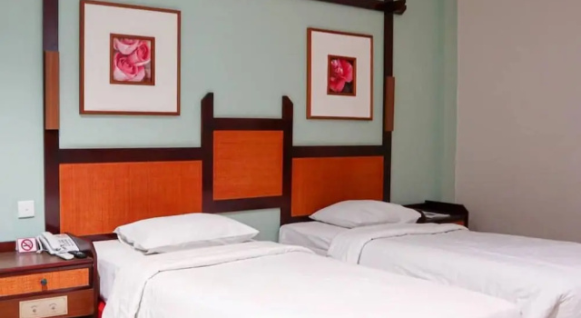 Deluxe Twin room Hotel Sofia Juanda Surabaya