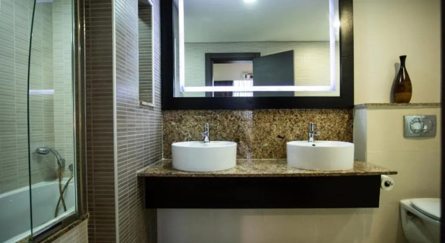 Полулюкс Mövenpick Hotel Ikoyi Lagos