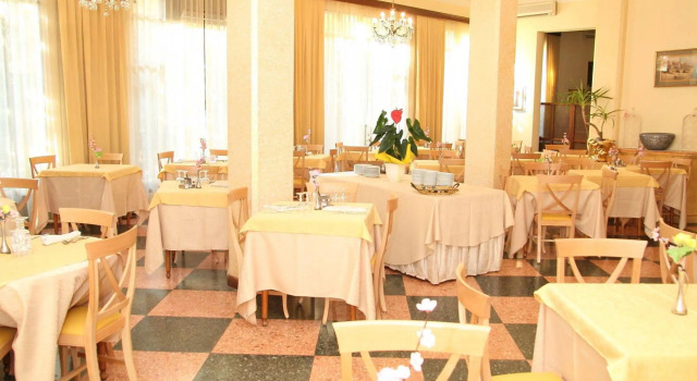 Hotel B&B Risorta, Забронировать Отель Абано-Терме 
