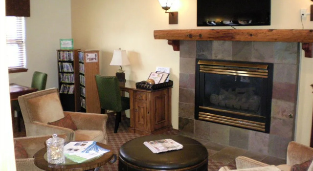 The Blackbird Lodge, Забронировать Отель Отели Leavenworth Ski с парковкой, Парковка