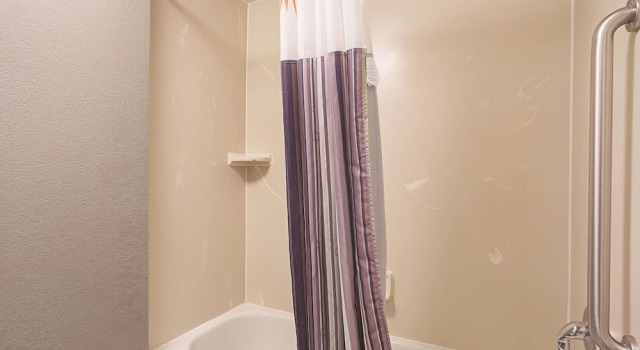 Четырёхместный номер Standard La Quinta by Wyndham Warwick Providence Airport