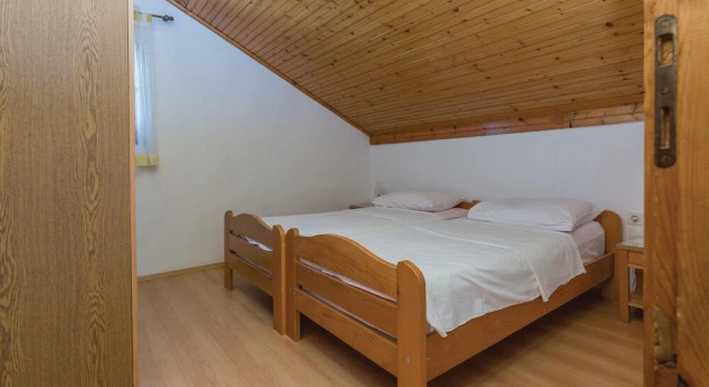 Nice Home in Privlaka With Wifi and 6 Bedrooms
