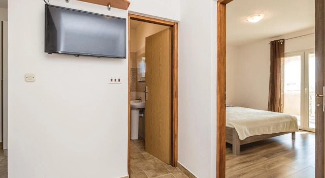 Awesome Home in Povljana With Wifi and 2 Bedrooms, Rezerwuj Hotel Povljana 