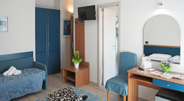 Трёхместный номер Standard Hotel Mondial