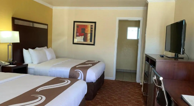 Четырёхместный люкс Quality Inn Ukiah