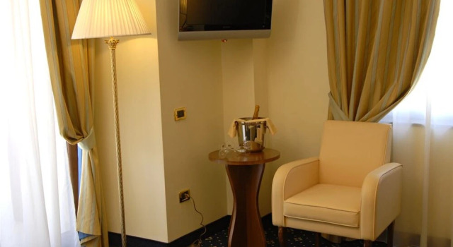 Standard Dreier Zimmer Hotel Lemi