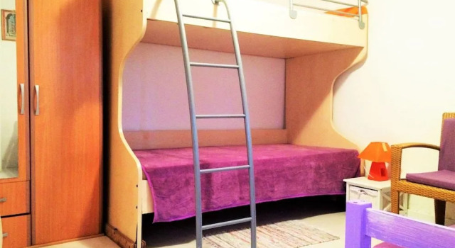 Hostel Kris, Забронировать Хостел Хвар Остров Хвар, рядом с Частный Пляж «Си Ю Румс»