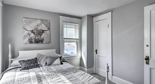 Dog-friendly Home ~ 14 Mi to Highmark Stadium, Book Hotel Buffalo Buffalo