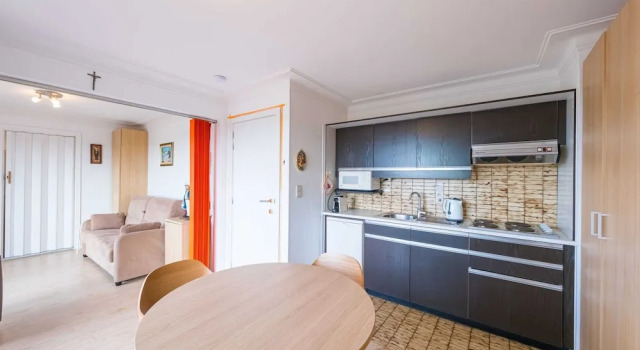 Cozy Studio on the 5th Floor With Terrace, Prenota Hotel Hotel a Flanders con parcheggio, Parcheggio