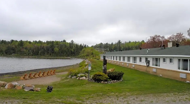 Номер Standard с видом на озеро Carolyn Beach Inn
