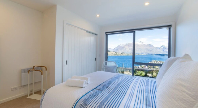 Bluewater Queenstown - Stunning Lake Views, Забронировать Отель Kelvin Heights 