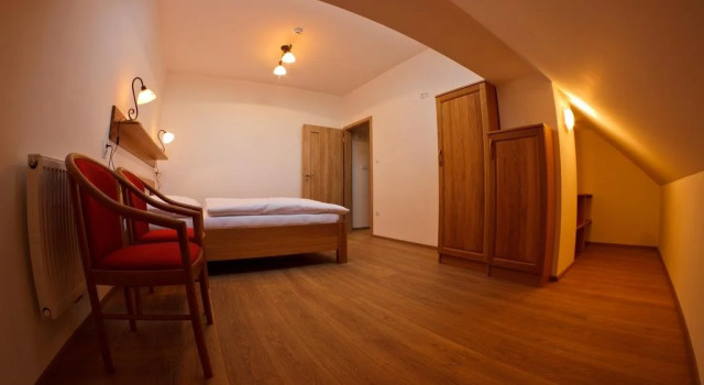 Penzion Bednářův dvůr, Rezerwuj Hotel Hotele w Central Bohemia z parkingiem, Parking