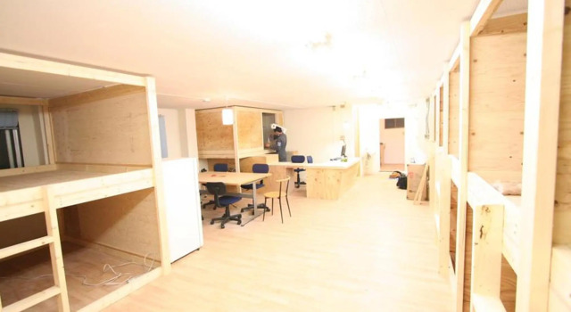 Кровать в общем номере Edo Tokyo Hostel