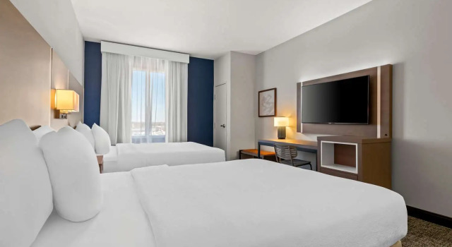 Четырёхместный номер Standard Spark by Hilton Catoosa Tulsa