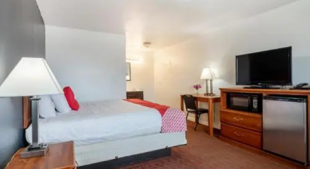 garden inn and suites, Book Hotel Hoteller i Pearsall med parkering, Parkering
