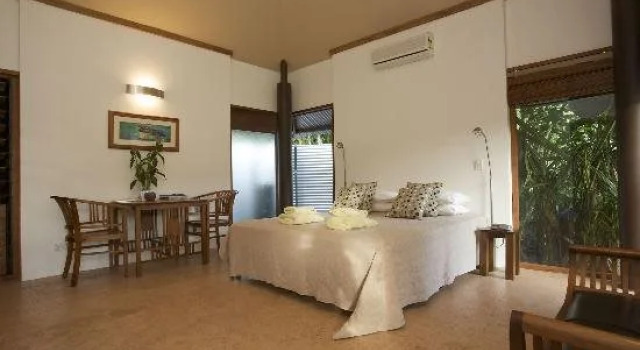 Feathers Sanctuary, Buchen Sie Hotel Marrara 