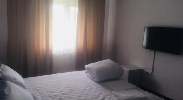 Hotel Ostrov, Varaa Hotelli Hotellit Carpathians - Romania uima-altaalla, Uima-allas