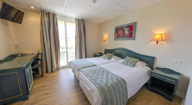 Трёхместный номер Standard с частичным видом на море Hotel Saint Christophe