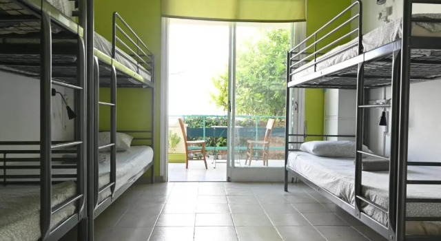 Кровать в общем номере Lemongrass Hostel