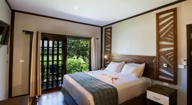 Бунгало с видом на сад Yatule Resort & Spa