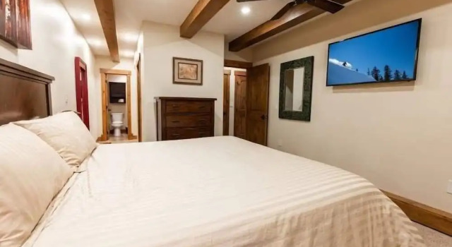 Villa Cortina 130 in Vail Village, Забронировать Вилла Отели Вейл с бассейном, Бассейн