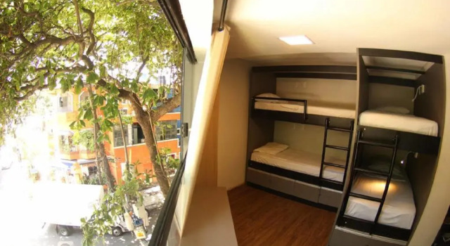 Кровать в общем номере Ipanema Beach Hostel