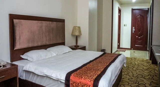 Island Hotel Saipan, Varaa Hotelli Hotellit Garapan uima-altaalla, Uima-allas