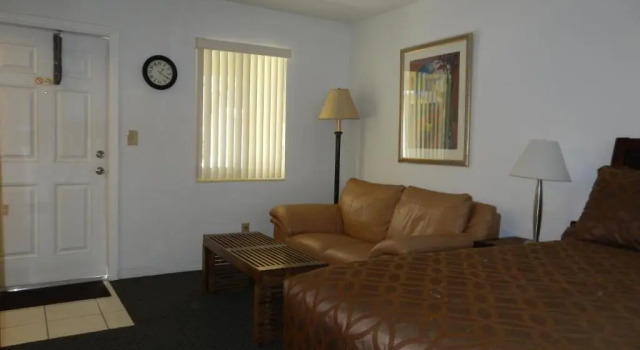 Студия Shell Motel Hollywood