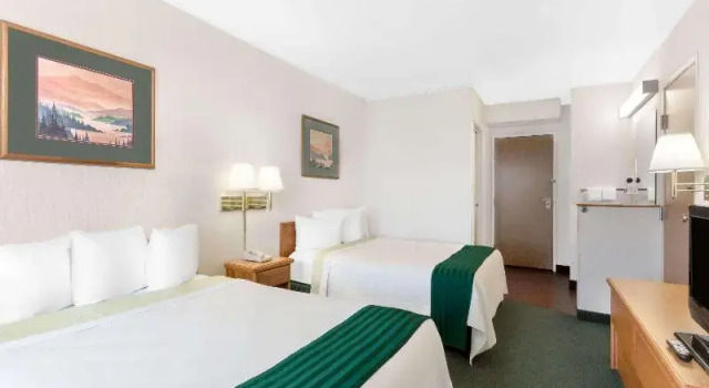 Standard Vierer Zimmer Wingate by Wyndham Butte City Center