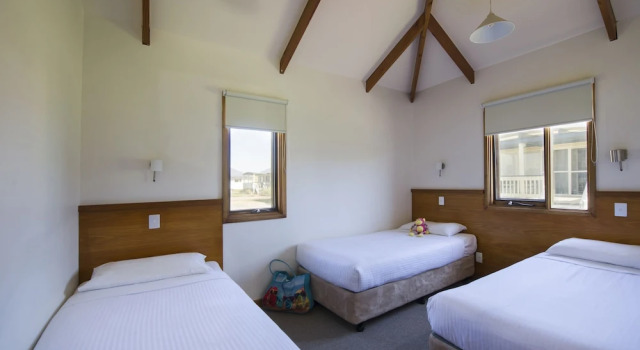 Вилла с 2 комнатами с балконом The Retreat at West Beach Parks