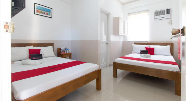 Двухместный номер Standard RedDoorz Plus @ Santa Catalina Metro Vigan