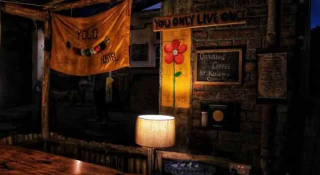 YOLO Backpackers Hostel, Забронировать Хостел Хостелы Манали, Хостел