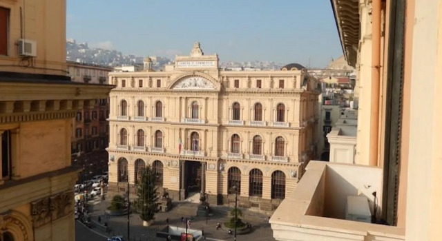 Hotel Le Orchidee, Забронировать Отель Отели Неаполя с завтраком, рядом с Неаполитанский университет имени Фридриха II, Завтраки