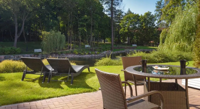 Апартаменты Business Relais & Châteaux Hotel Quadrille