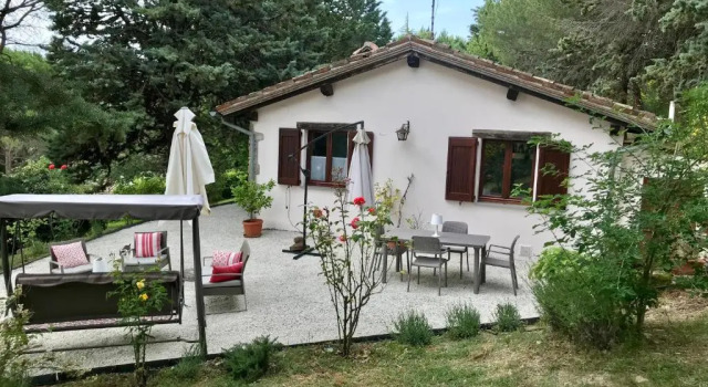 Коттедж с 2 комнатами La Panoramica Gubbio - Maison de Charme - Casette e appartamenti self catering per vacanze meravigliose!
