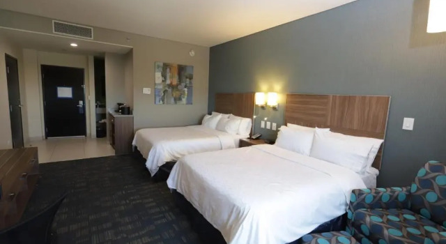 Четырёхместный номер Standard Holiday Inn Express & Suites Mexicali by IHG