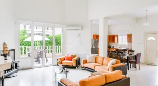 Villa Samovar, Boek Villa Peyia Paphos