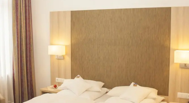 Двухместный номер Comfort с балконом Hotel Haus Berlin