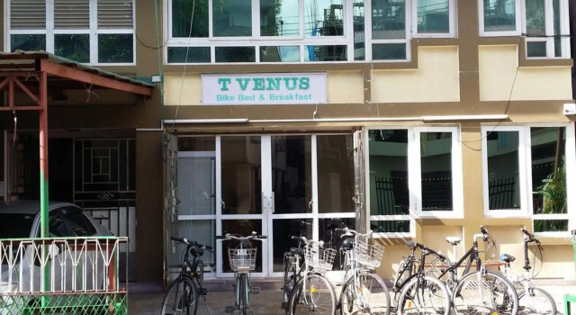 T Venus B N B, Rezerwuj Hotel Hotele w Kamayut ze śniadaniem, Śniadanie