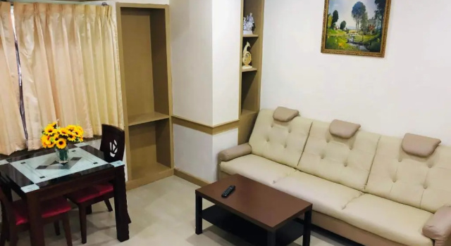 Spacious 1 Bed Room with Living Room Ekamai Thonglor Prime Area, Забронировать Отель Отели Бангкока с бассейном, Бассейн