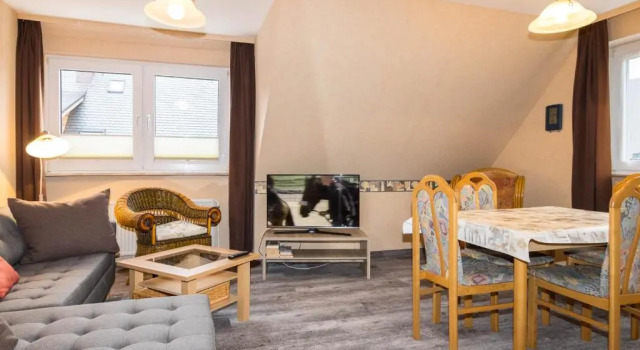 Wohnung 2, Schumacher, Забронировать Отель Отели Хёрнум с парковкой, рядом с Восточный пляж города Хернум, Парковка