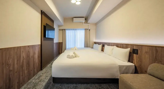 Четырёхместный номер Standard с балконом Apartment Hotel 11 Nippombashi