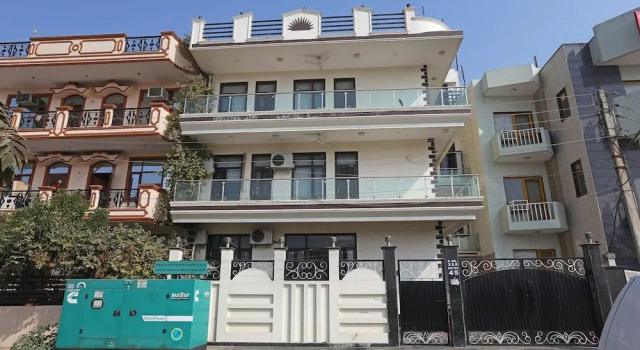 OYO 10928 Go Rooms